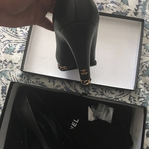 Chanel shoes - Picture 4 of 5